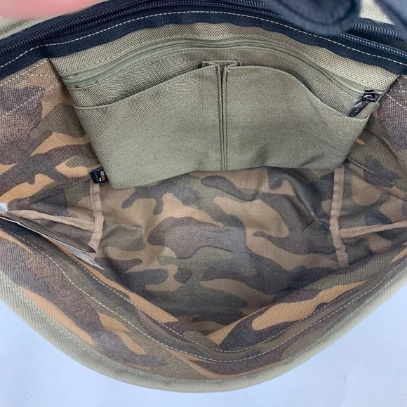 Milesto Camouflage Canvas Medium Multi Pocket Strap Messenger NWT - Picture 6 of 12